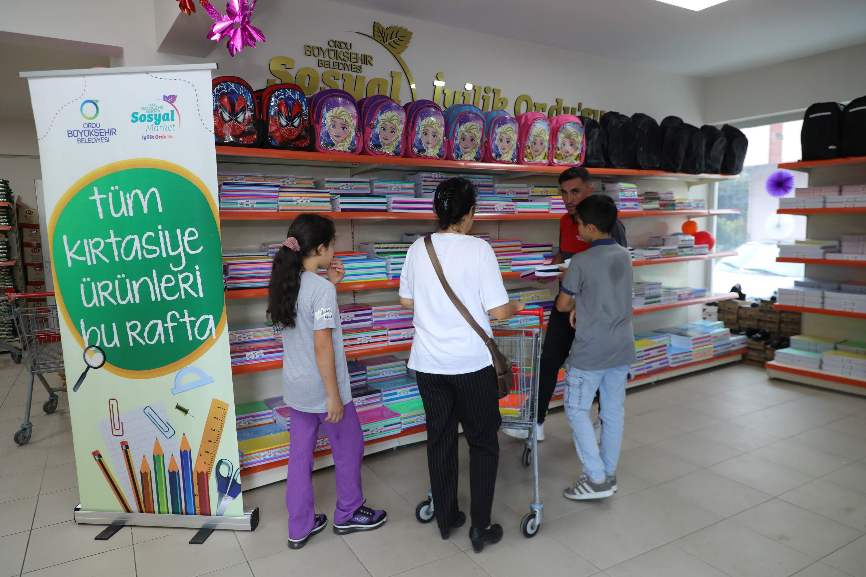 BÜYÜKŞEHİRDEN ÖĞRENCİLERE KIRTASİYE DESTEĞİ